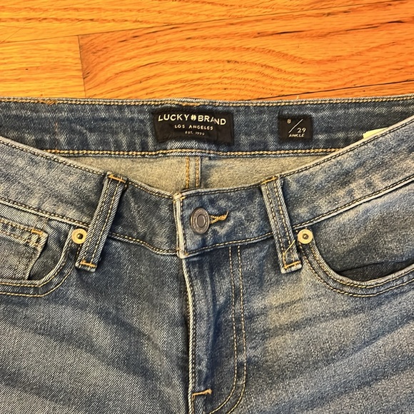 Lucky Jeans 🍀 - Picture 2 of 3